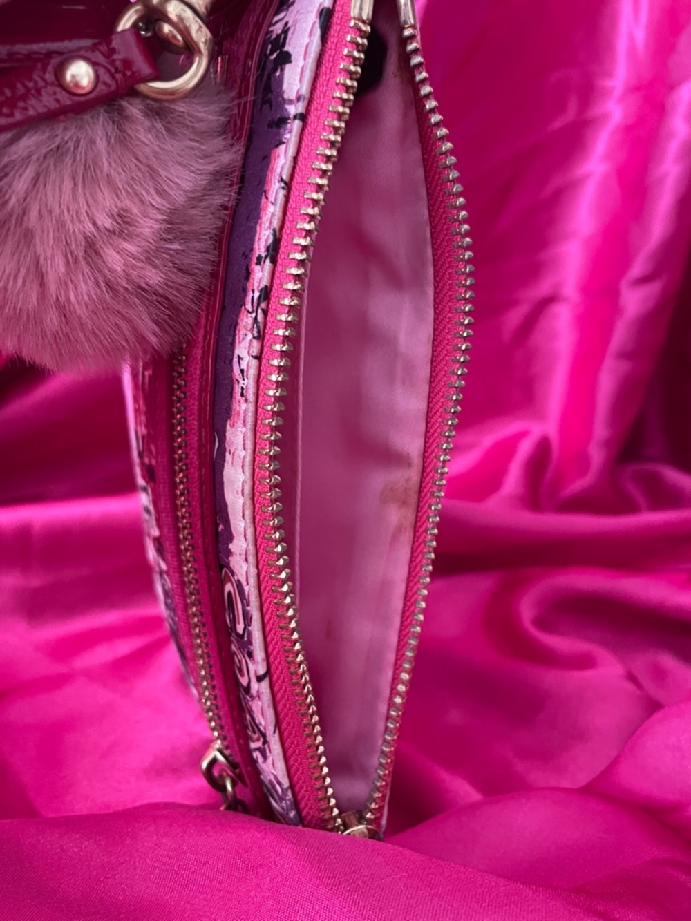 Coach Poppy - pink graffiti wristlet w/pom pom & hang tag - Picture 12 of 15